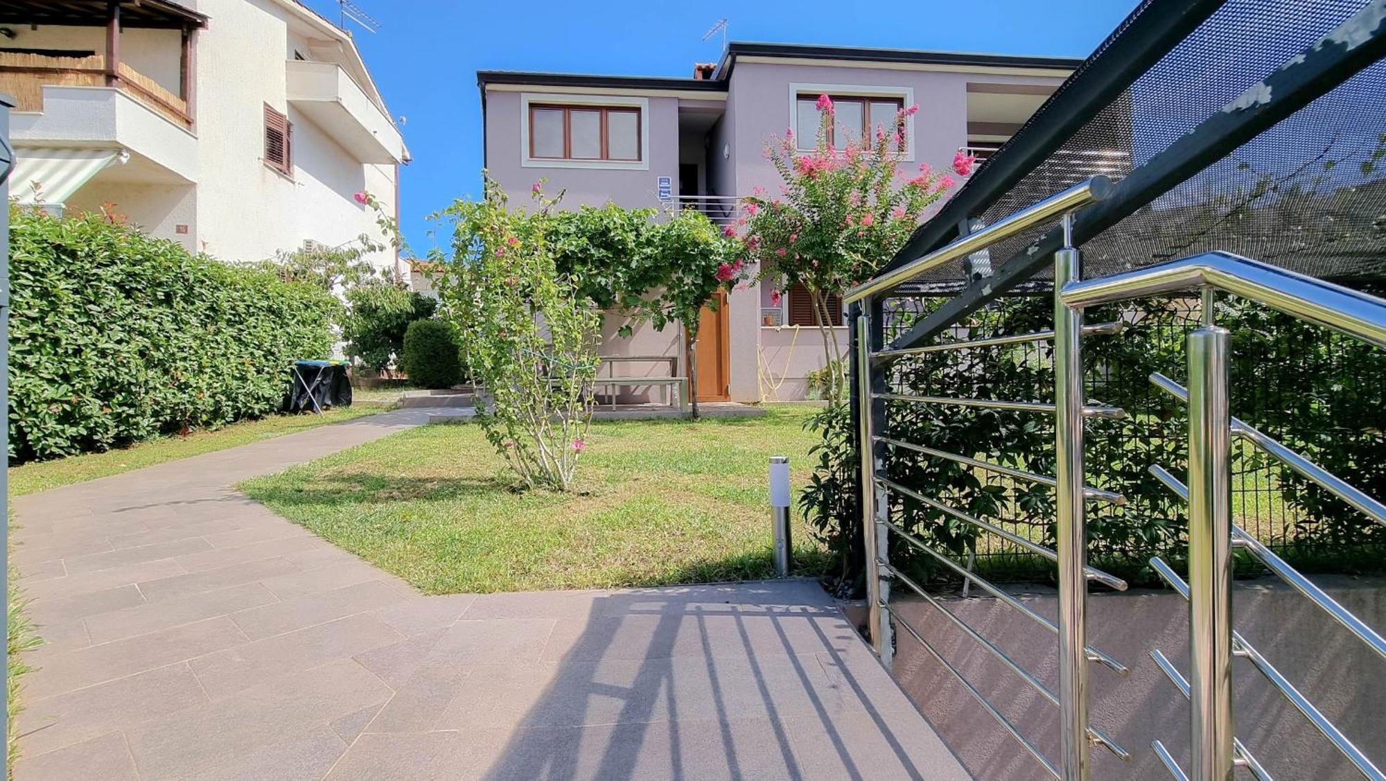 Clai Apartment Новиград Екстериор снимка