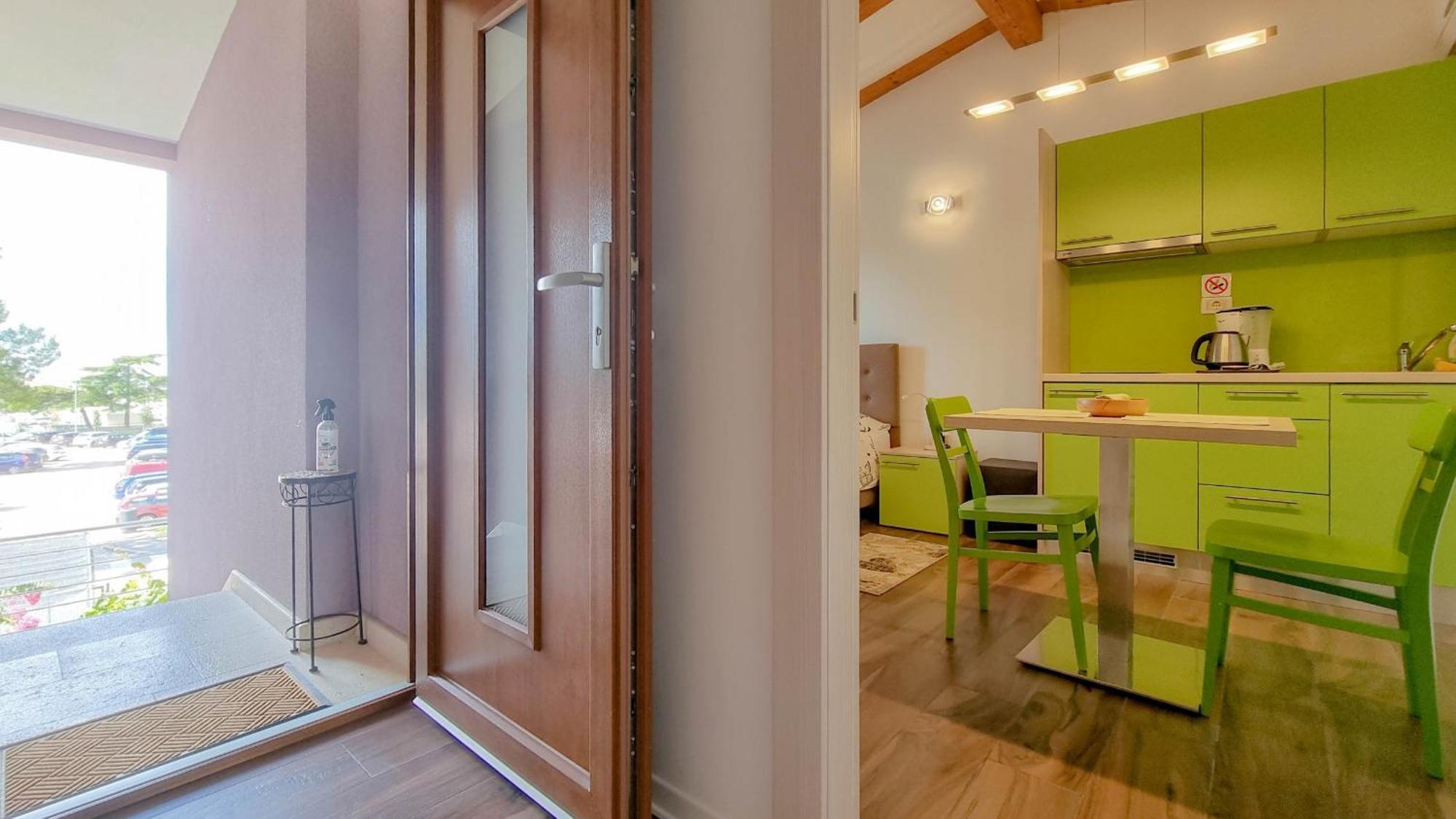 Clai Apartment Новиград Екстериор снимка